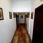 Family Art Gallery Hotel