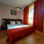 Hotel Family Art Gallery