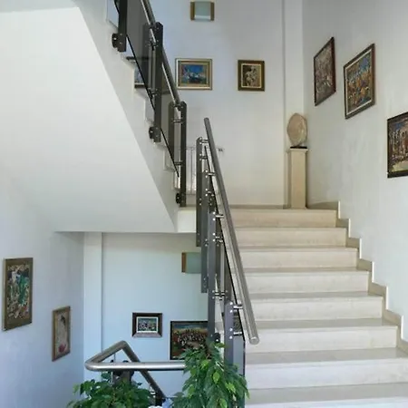 Hotel Family Art Gallery Pleven
