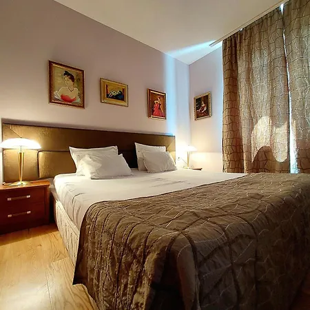 Hotel Family Art Gallery 2*