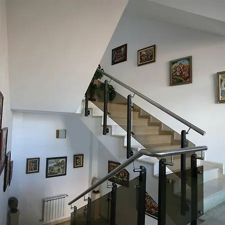 Hotell Family Art Gallery 2*